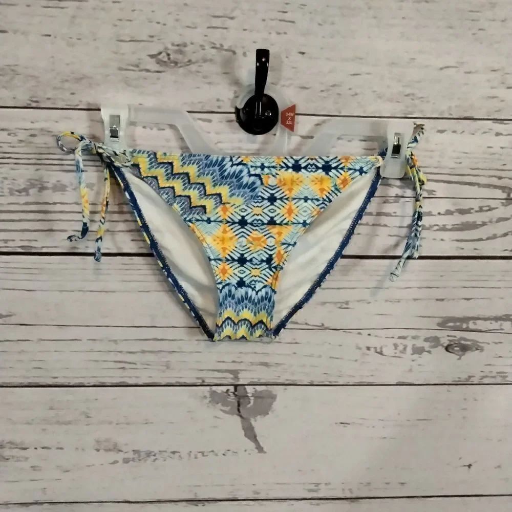 New Without tags. "Sunsets" woman's bikini bottoms